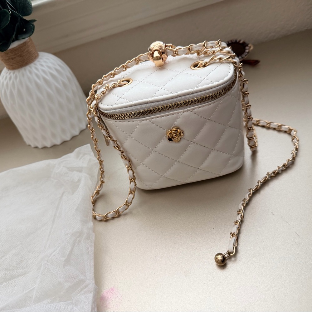 New camellia style Quilted white/gold Crossbody Bag